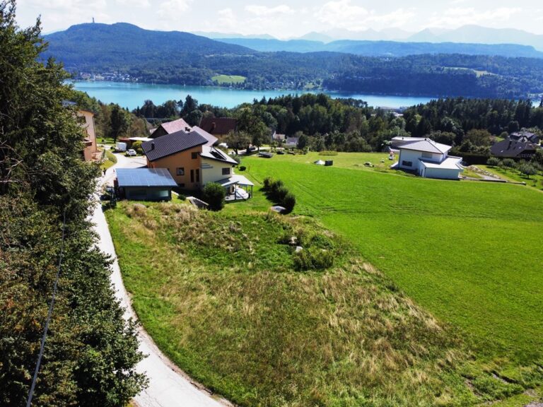 Baugrund mit Blick auf Wörthersee